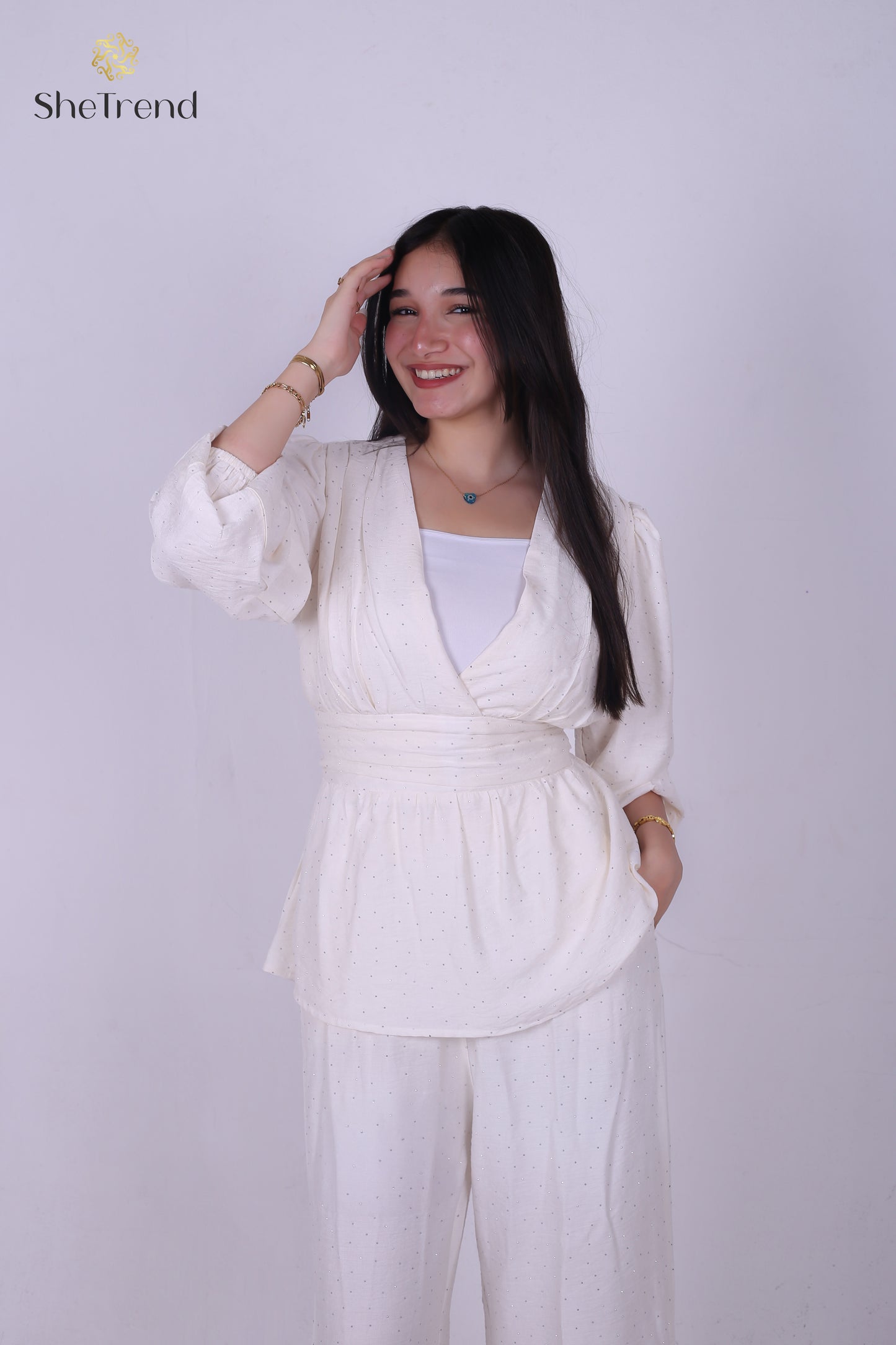 سوت كتان سوارية مستورد اوف وايت